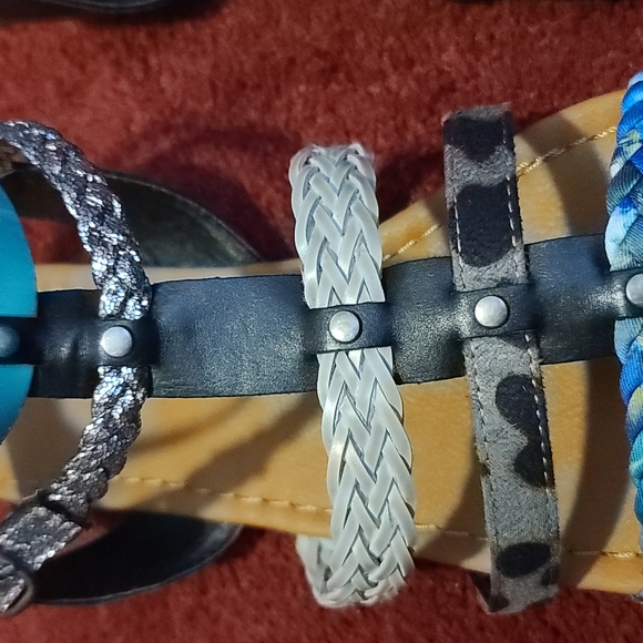 Sandals - Picture 3 of 4